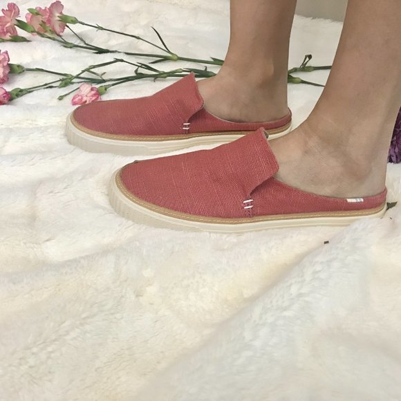 Toms slide on - Picture 2 of 6